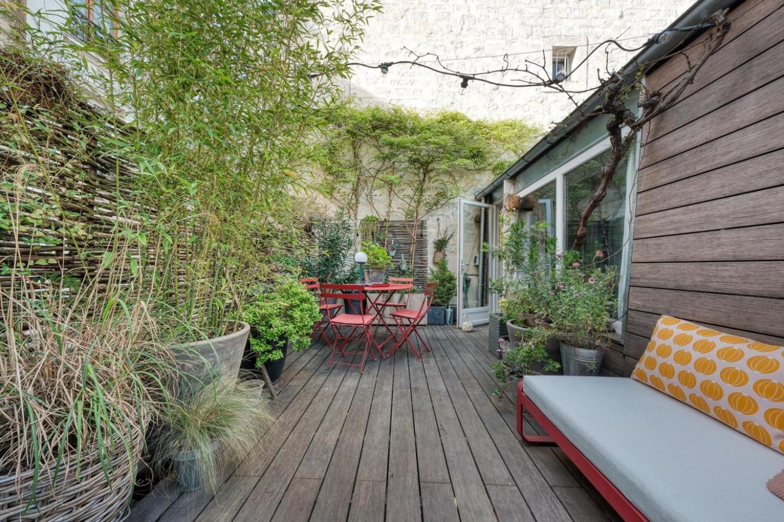 Villa Rooftop Garden In *